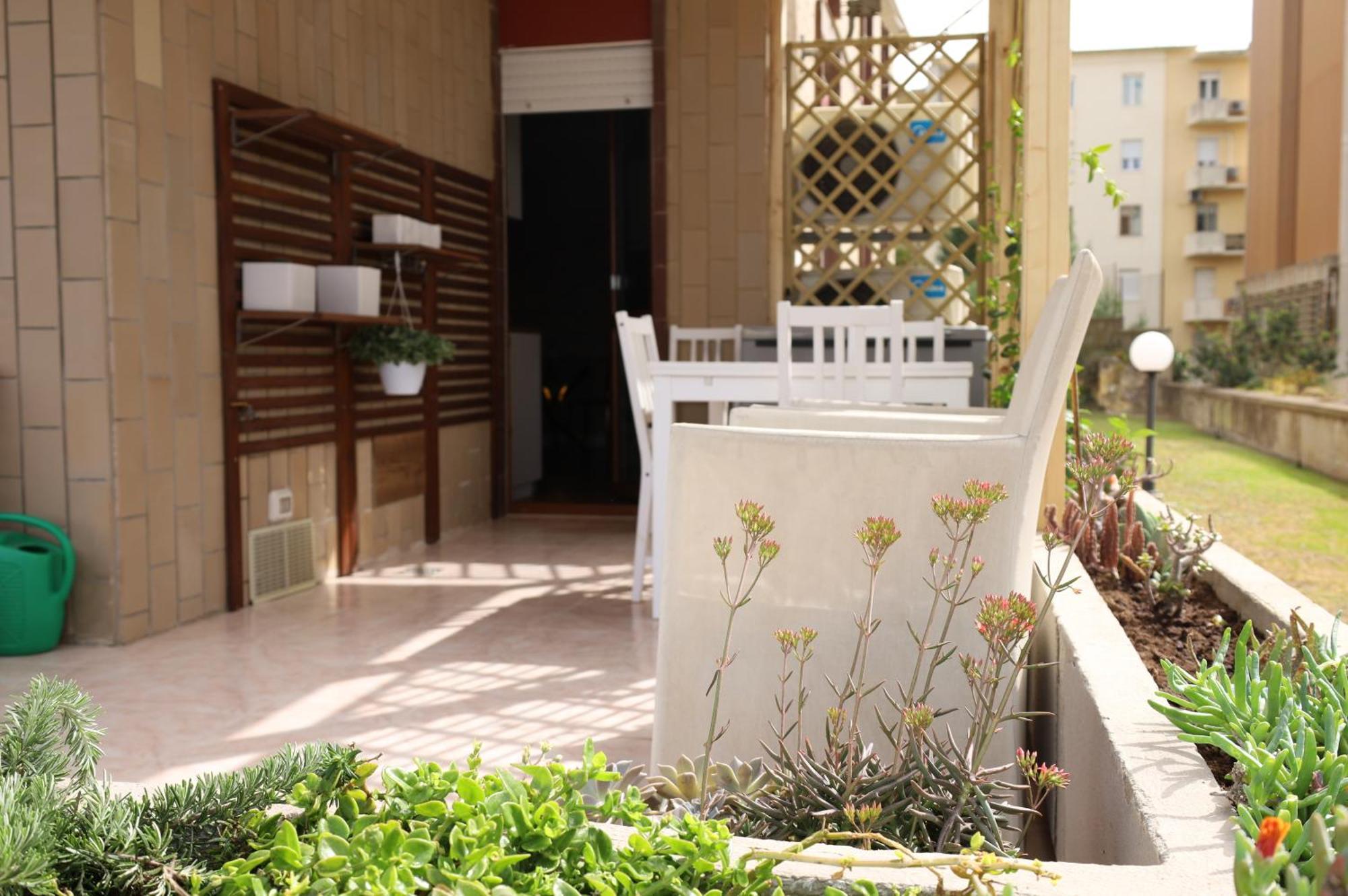 Jitaku Maine Apartman Cagliari Kültér fotó